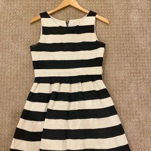 Cute striped midi dress!